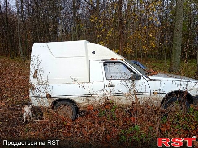 ЗАЗ Таврия-Пикап 2004 в Сумах на Automoto.ua Белый ЗАЗ Таврия-Пикап, объемом двигателя 1.2 л и пробегом 180 тыс. км за 650 $, фото 1 на Automoto.ua