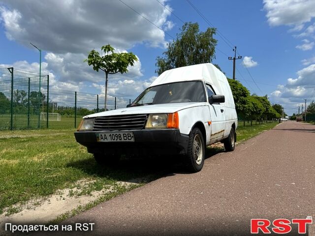 ЗАЗ Таврія-Пікап 2005 у Києві на Automoto.ua Білий ЗАЗ Таврія-Пікап, об'ємом двигуна 1.2 л та пробігом 150 тис. км за 800 $, фото 1 на Automoto.ua