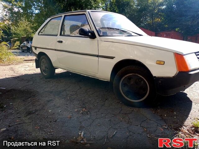 Білий ЗАЗ Таврія, об'ємом двигуна 1.1 л та пробігом 300 тис. км за 750 $, фото 1 на Automoto.ua