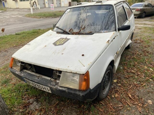 ЗАЗ Таврия 1990 в Запорожье на Automoto.ua Белый ЗАЗ Таврия, объемом двигателя 1.1 л и пробегом 300 тыс. км за 300 $, фото 1 на Automoto.ua