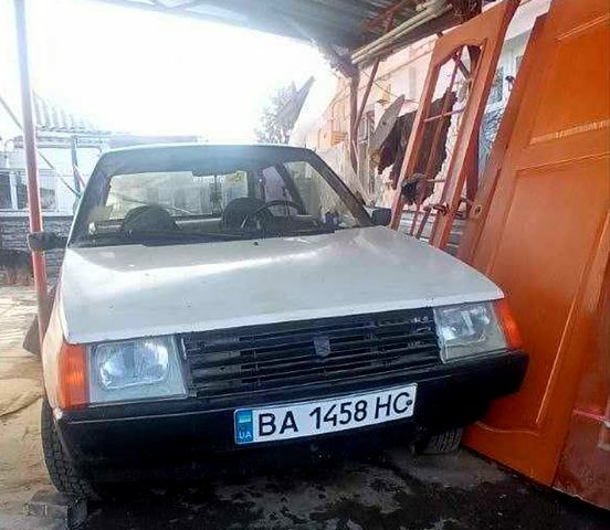 Белый ЗАЗ Таврия, объемом двигателя 1.3 л и пробегом 200 тыс. км за 600 $, фото 1 на Automoto.ua