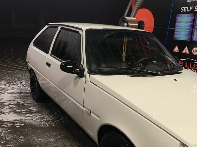 Білий ЗАЗ Таврія, об'ємом двигуна 1.1 л та пробігом 150 тис. км за 993 $, фото 1 на Automoto.ua