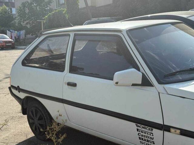 Білий ЗАЗ Таврія, об'ємом двигуна 1.1 л та пробігом 100 тис. км за 25000 $, фото 1 на Automoto.ua