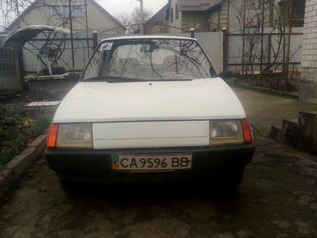 Белый ЗАЗ Таврия, объемом двигателя 1.1 л и пробегом 100 тыс. км за 470 $, фото 1 на Automoto.ua
