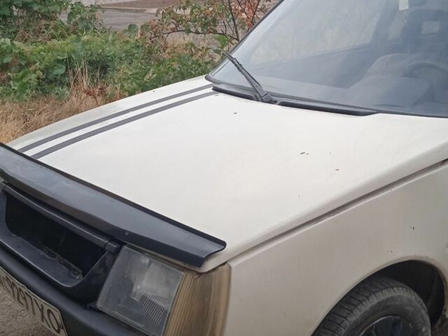 Білий ЗАЗ Таврія, об'ємом двигуна 1 л та пробігом 300 тис. км за 437 $, фото 1 на Automoto.ua