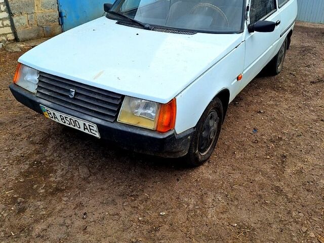 Білий ЗАЗ Таврія, об'ємом двигуна 1.1 л та пробігом 250 тис. км за 570 $, фото 1 на Automoto.ua