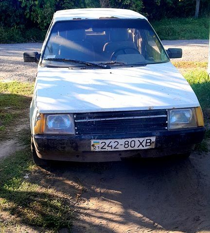 Білий ЗАЗ Таврія, об'ємом двигуна 1.1 л та пробігом 107 тис. км за 300 $, фото 1 на Automoto.ua