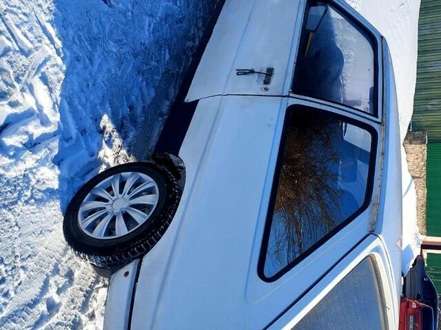 Белый ЗАЗ Таврия, объемом двигателя 1.1 л и пробегом 100 тыс. км за 370 $, фото 1 на Automoto.ua