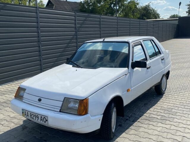 Білий ЗАЗ Таврія, об'ємом двигуна 1.2 л та пробігом 300 тис. км за 685 $, фото 1 на Automoto.ua