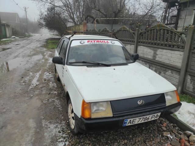 Білий ЗАЗ Таврія, об'ємом двигуна 1.1 л та пробігом 300 тис. км за 423 $, фото 1 на Automoto.ua