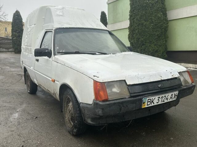 Белый ЗАЗ Таврия, объемом двигателя 1.2 л и пробегом 100 тыс. км за 700 $, фото 1 на Automoto.ua