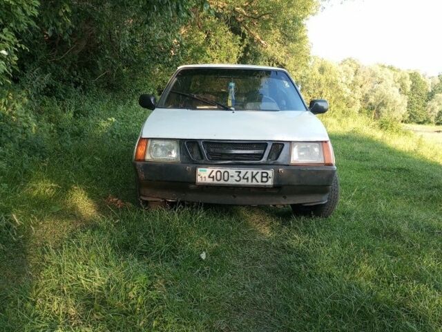 Белый ЗАЗ Таврия, объемом двигателя 1 л и пробегом 355 тыс. км за 360 $, фото 1 на Automoto.ua