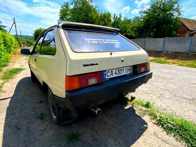 Бежевый ЗАЗ Таврия, объемом двигателя 1.1 л и пробегом 100 тыс. км за 360 $, фото 1 на Automoto.ua