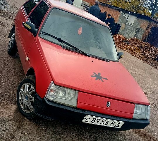 Красный ЗАЗ Таврия, объемом двигателя 1.2 л и пробегом 166 тыс. км за 530 $, фото 1 на Automoto.ua