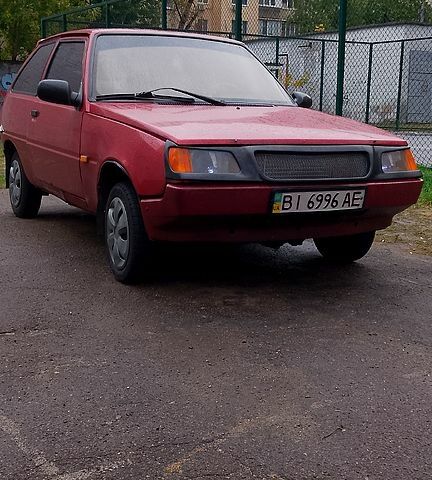 Красный ЗАЗ Таврия, объемом двигателя 1.2 л и пробегом 50 тыс. км за 600 $, фото 1 на Automoto.ua