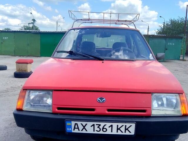 Красный ЗАЗ Таврия, объемом двигателя 1.1 л и пробегом 72 тыс. км за 1000 $, фото 1 на Automoto.ua