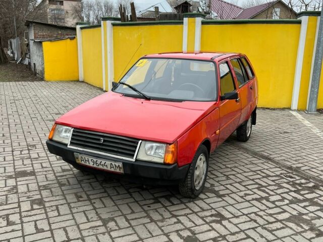 Красный ЗАЗ Таврия, объемом двигателя 1.2 л и пробегом 120 тыс. км за 46000 $, фото 1 на Automoto.ua