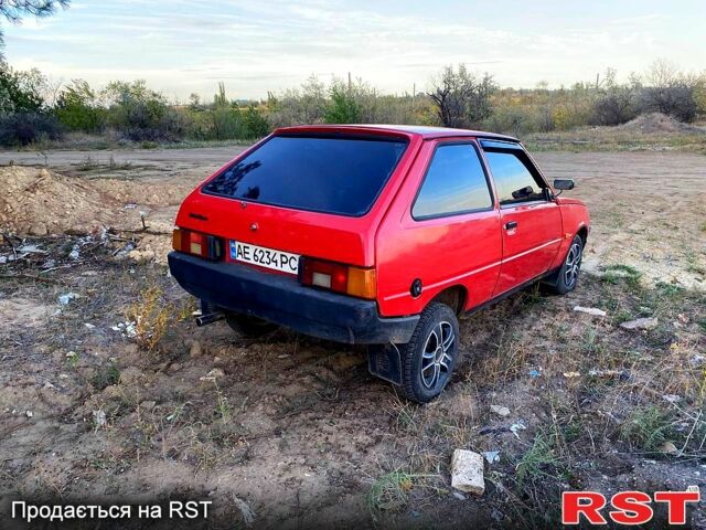 Красный ЗАЗ Таврия, объемом двигателя 1.1 л и пробегом 150 тыс. км за 450 $, фото 1 на Automoto.ua