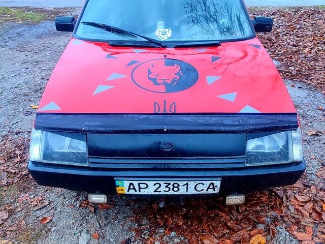 Красный ЗАЗ Таврия, объемом двигателя 1.1 л и пробегом 99 тыс. км за 600 $, фото 1 на Automoto.ua