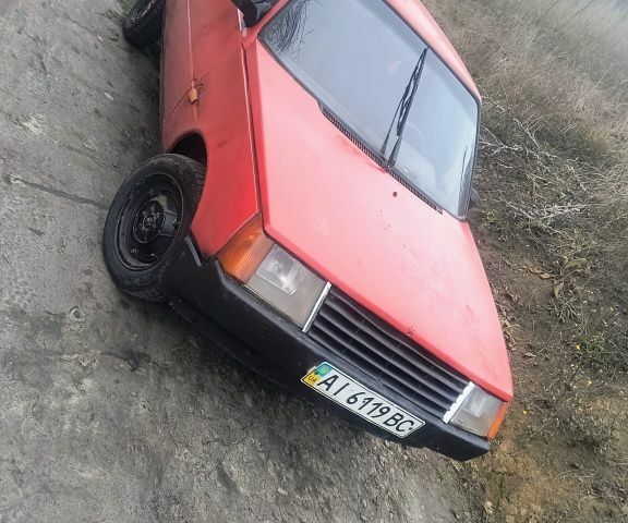 Червоний ЗАЗ Таврія, об'ємом двигуна 1.3 л та пробігом 300 тис. км за 333 $, фото 1 на Automoto.ua