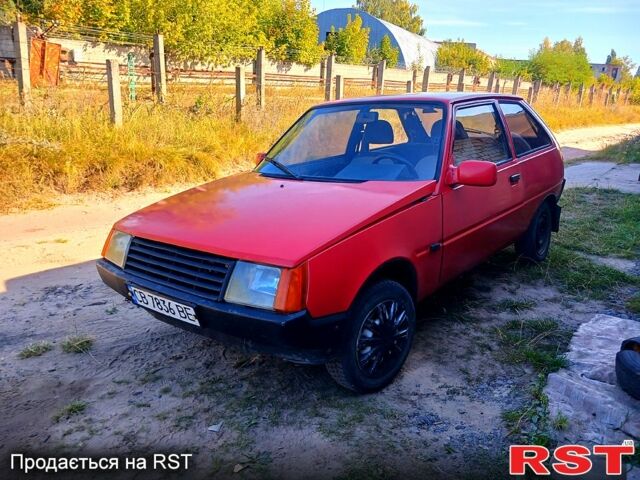 Красный ЗАЗ Таврия, объемом двигателя 1.1 л и пробегом 300 тыс. км за 700 $, фото 1 на Automoto.ua