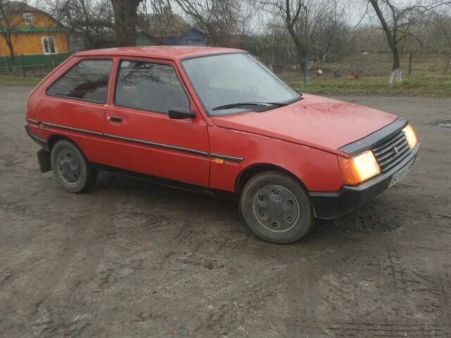 Красный ЗАЗ Таврия, объемом двигателя 1 л и пробегом 2 тыс. км за 590 $, фото 1 на Automoto.ua