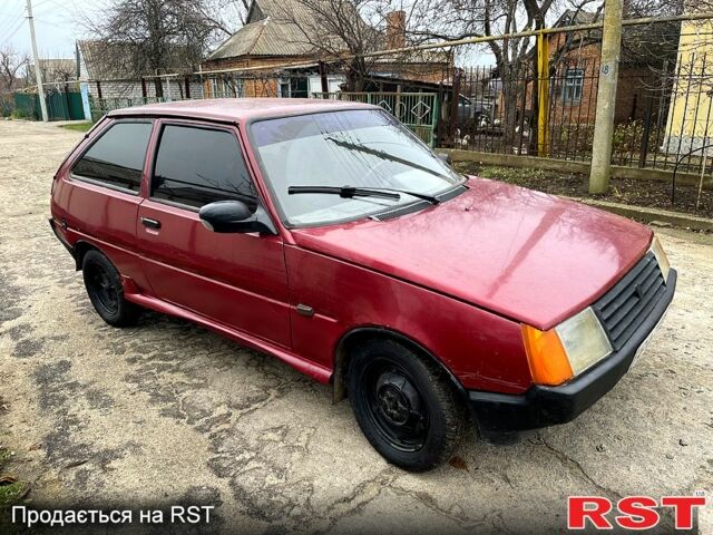 Красный ЗАЗ Таврия, объемом двигателя 1.1 л и пробегом 150 тыс. км за 600 $, фото 1 на Automoto.ua