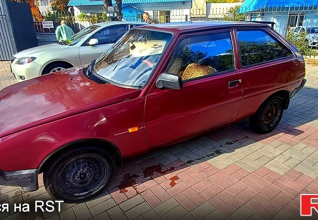 Красный ЗАЗ Таврия, объемом двигателя 1.1 л и пробегом 0 тыс. км за 800 $, фото 1 на Automoto.ua