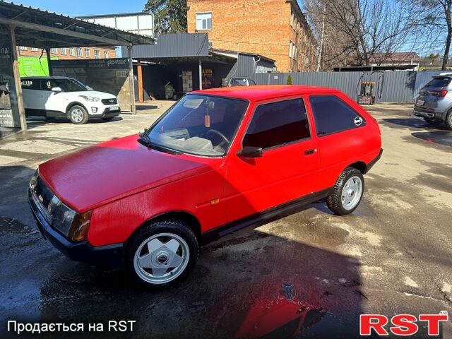 Красный ЗАЗ Таврия, объемом двигателя 1.2 л и пробегом 235 тыс. км за 899 $, фото 1 на Automoto.ua