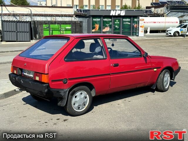 Красный ЗАЗ Таврия, объемом двигателя 1.1 л и пробегом 203 тыс. км за 750 $, фото 1 на Automoto.ua