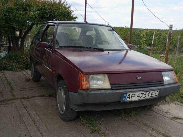 Красный ЗАЗ Таврия, объемом двигателя 1.2 л и пробегом 125 тыс. км за 700 $, фото 1 на Automoto.ua