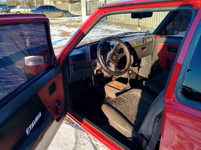 Красный ЗАЗ Таврия, объемом двигателя 12 л и пробегом 0 тыс. км за 580 $, фото 1 на Automoto.ua