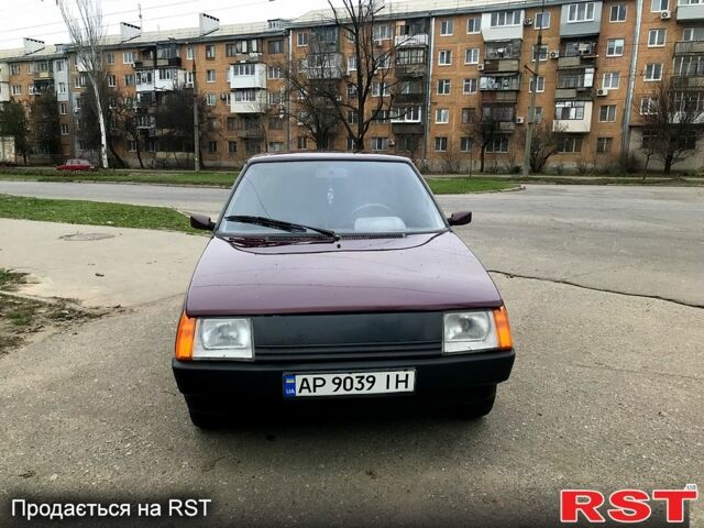 Красный ЗАЗ Таврия, объемом двигателя 1.2 л и пробегом 102 тыс. км за 1350 $, фото 1 на Automoto.ua