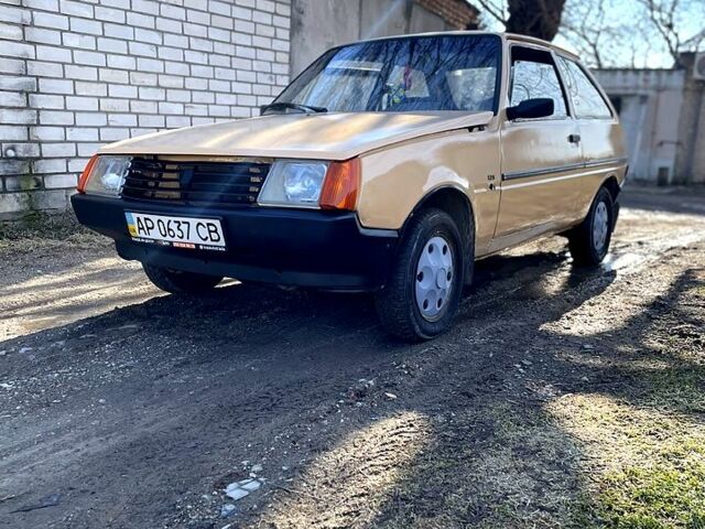 Желтый ЗАЗ Таврия, объемом двигателя 1.1 л и пробегом 160 тыс. км за 400 $, фото 1 на Automoto.ua