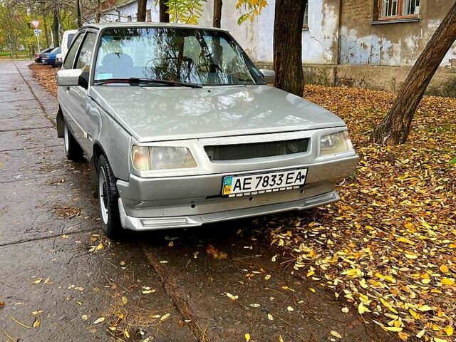 Серый ЗАЗ Таврия, объемом двигателя 1.3 л и пробегом 200 тыс. км за 950 $, фото 1 на Automoto.ua