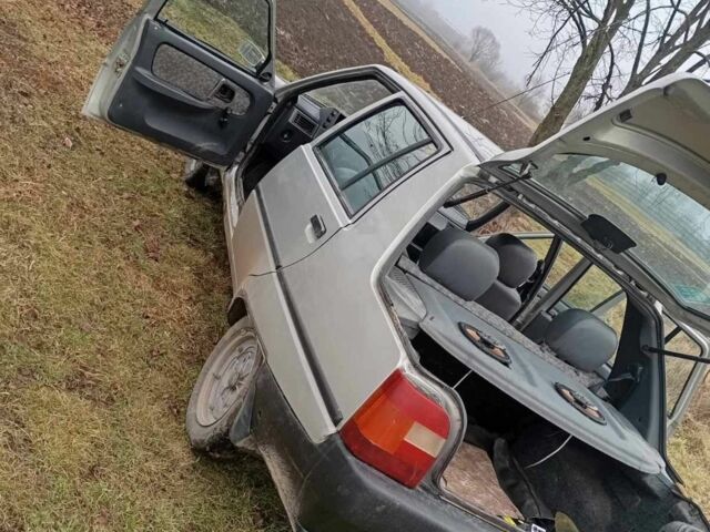 Серый ЗАЗ Таврия, объемом двигателя 1.2 л и пробегом 456 тыс. км за 650 $, фото 1 на Automoto.ua