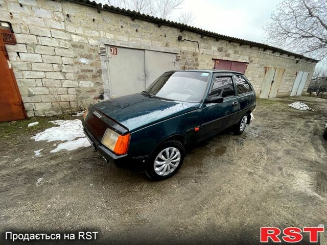 Зеленый ЗАЗ Таврия, объемом двигателя 1.1 л и пробегом 248 тыс. км за 1200 $, фото 1 на Automoto.ua