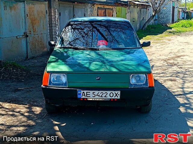 Зеленый ЗАЗ Таврия, объемом двигателя 1.1 л и пробегом 127 тыс. км за 450 $, фото 1 на Automoto.ua