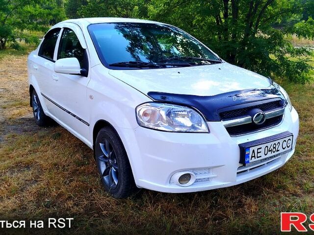 Белый ЗАЗ Вида, объемом двигателя 1.5 л и пробегом 291 тыс. км за 3500 $, фото 1 на Automoto.ua
