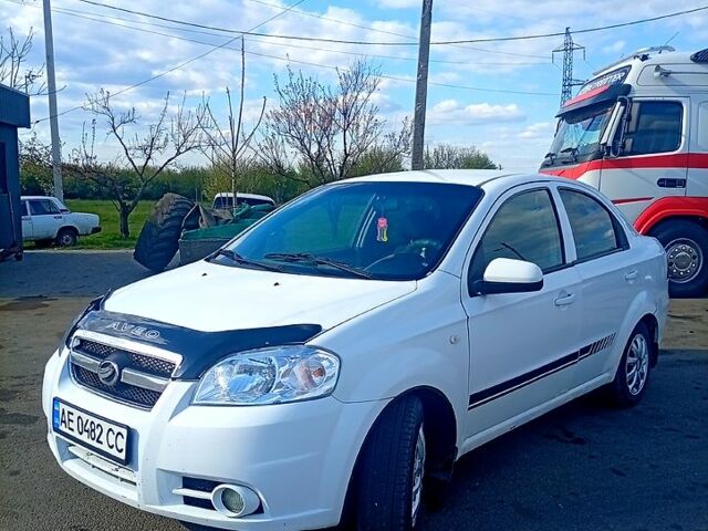 Белый ЗАЗ Вида, объемом двигателя 1.5 л и пробегом 171 тыс. км за 3200 $, фото 1 на Automoto.ua