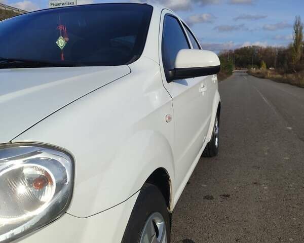 Белый ЗАЗ Вида, объемом двигателя 1.5 л и пробегом 120 тыс. км за 4750 $, фото 1 на Automoto.ua