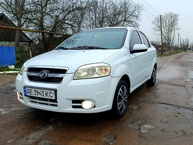 Белый ЗАЗ Вида, объемом двигателя 1.5 л и пробегом 185 тыс. км за 4000 $, фото 1 на Automoto.ua