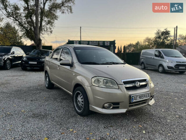 Бежевый ЗАЗ Вида, объемом двигателя 1.4 л и пробегом 300 тыс. км за 3800 $, фото 1 на Automoto.ua