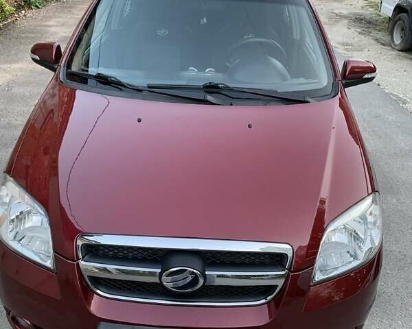 Красный ЗАЗ Вида, объемом двигателя 1.5 л и пробегом 157 тыс. км за 4800 $, фото 1 на Automoto.ua