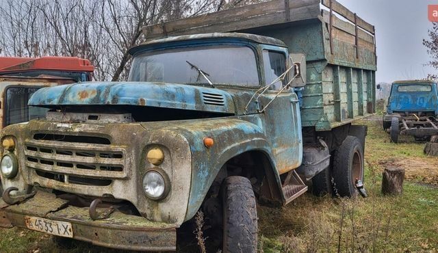 Серый ЗИЛ 130, объемом двигателя 4.75 л и пробегом 100 тыс. км за 2700 $, фото 1 на Automoto.ua