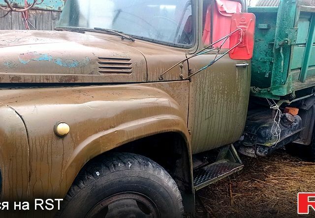 Зеленый ЗИЛ 130, объемом двигателя 6 л и пробегом 300 тыс. км за 1490 $, фото 1 на Automoto.ua