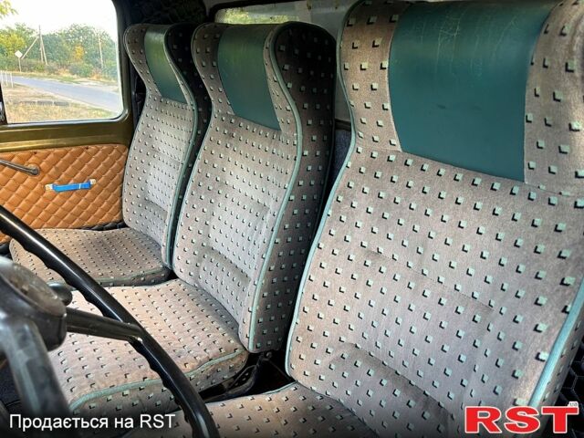 Зеленый ЗИЛ 130, объемом двигателя 6 л и пробегом 48 тыс. км за 3500 $, фото 1 на Automoto.ua