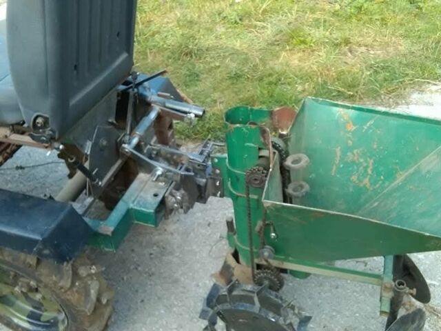 Зеленый Зубр 8, объемом двигателя 0 л и пробегом 10 тыс. км за 1602 $, фото 1 на Automoto.ua