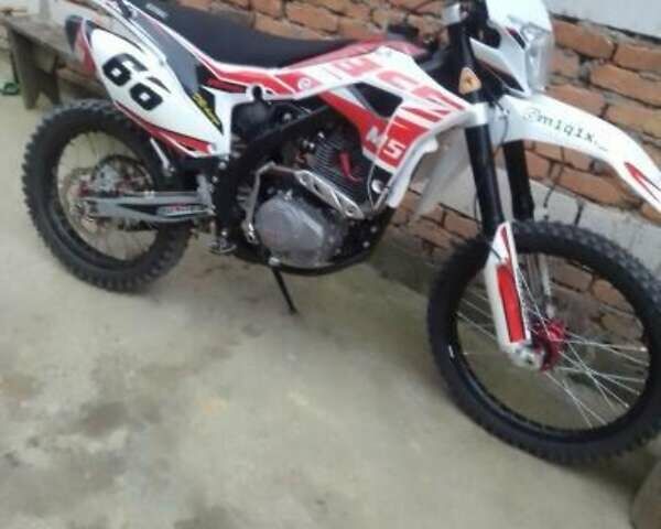 Красный BSE M5, объемом двигателя 0 л и пробегом 5 тыс. км за 1534 $, фото 1 на Automoto.ua