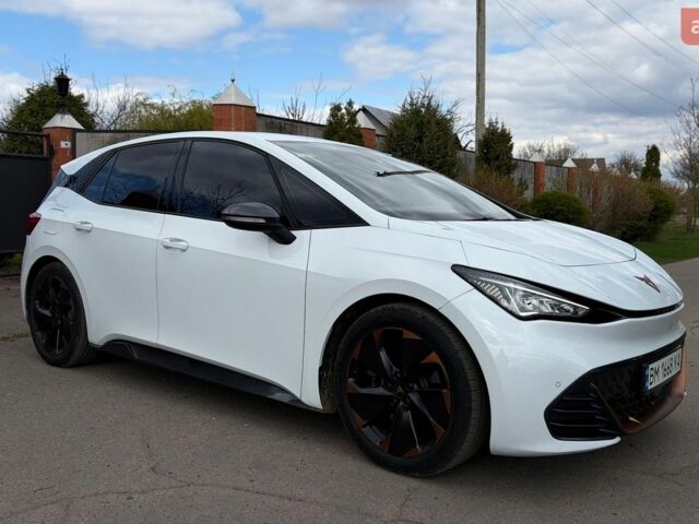Белый Cupra Born, объемом двигателя 0 л и пробегом 93 тыс. км за 21000 $, фото 1 на Automoto.ua